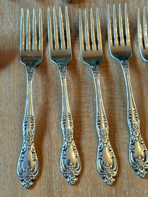 Oneida Profile Galveston Stainless Flatware 30 piece Set with original boxes