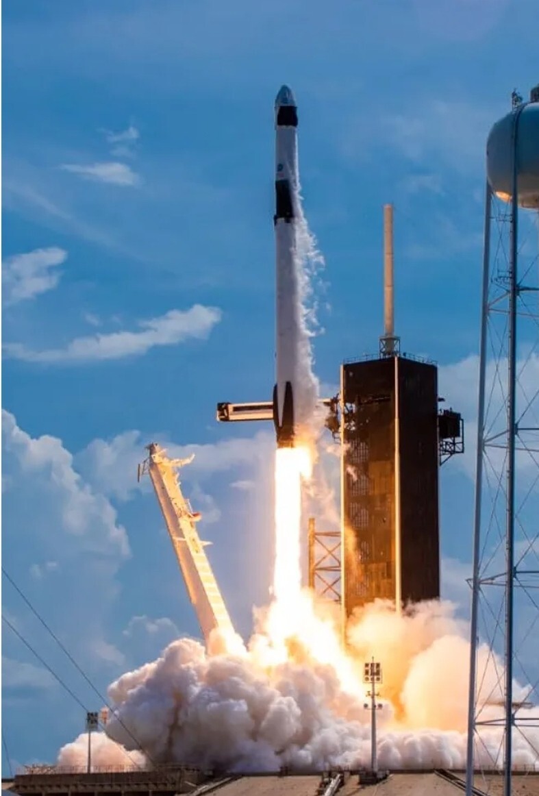NEW SpaceX Falcon 9 - Crew Dragon Rocket Model Static Model 1:233