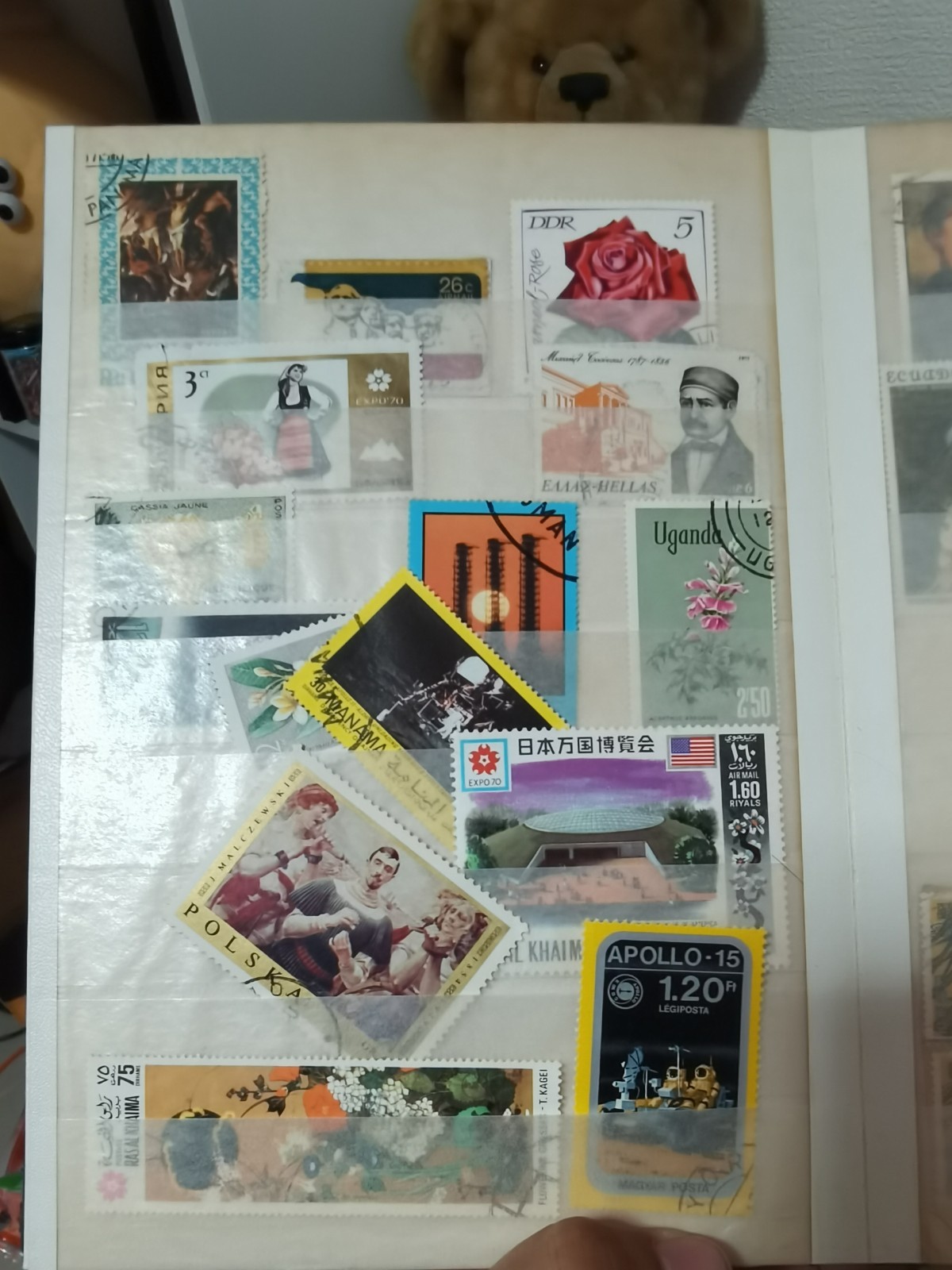 Stamp Collection Stockbook +100 Stamps