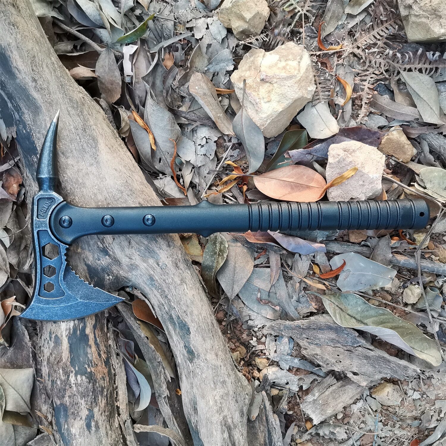 Tactical multi-function hunting axe Special axe for outdoor survival and camping