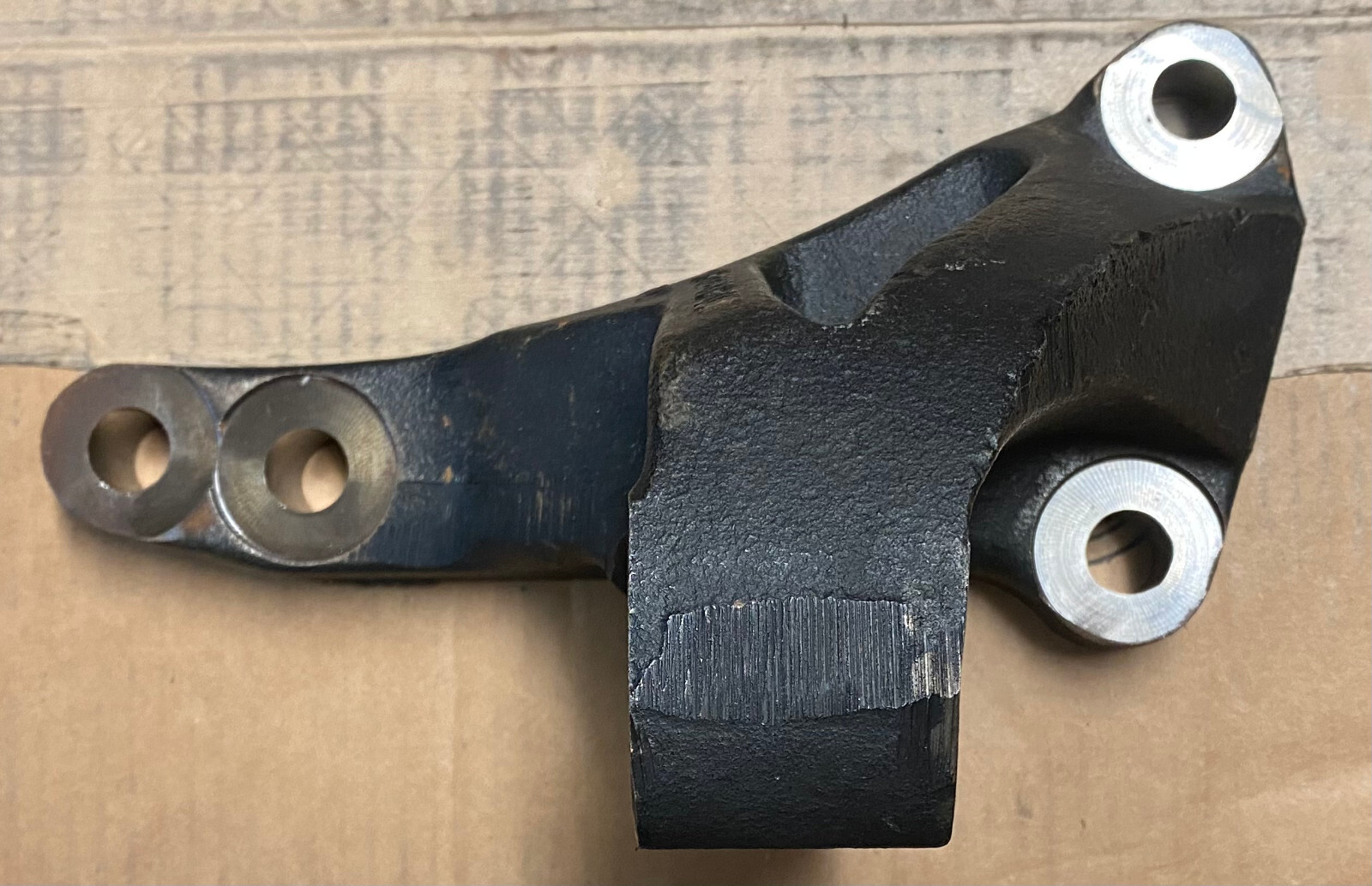 DETROIT Engine Mounting Bracket 01-33288-001