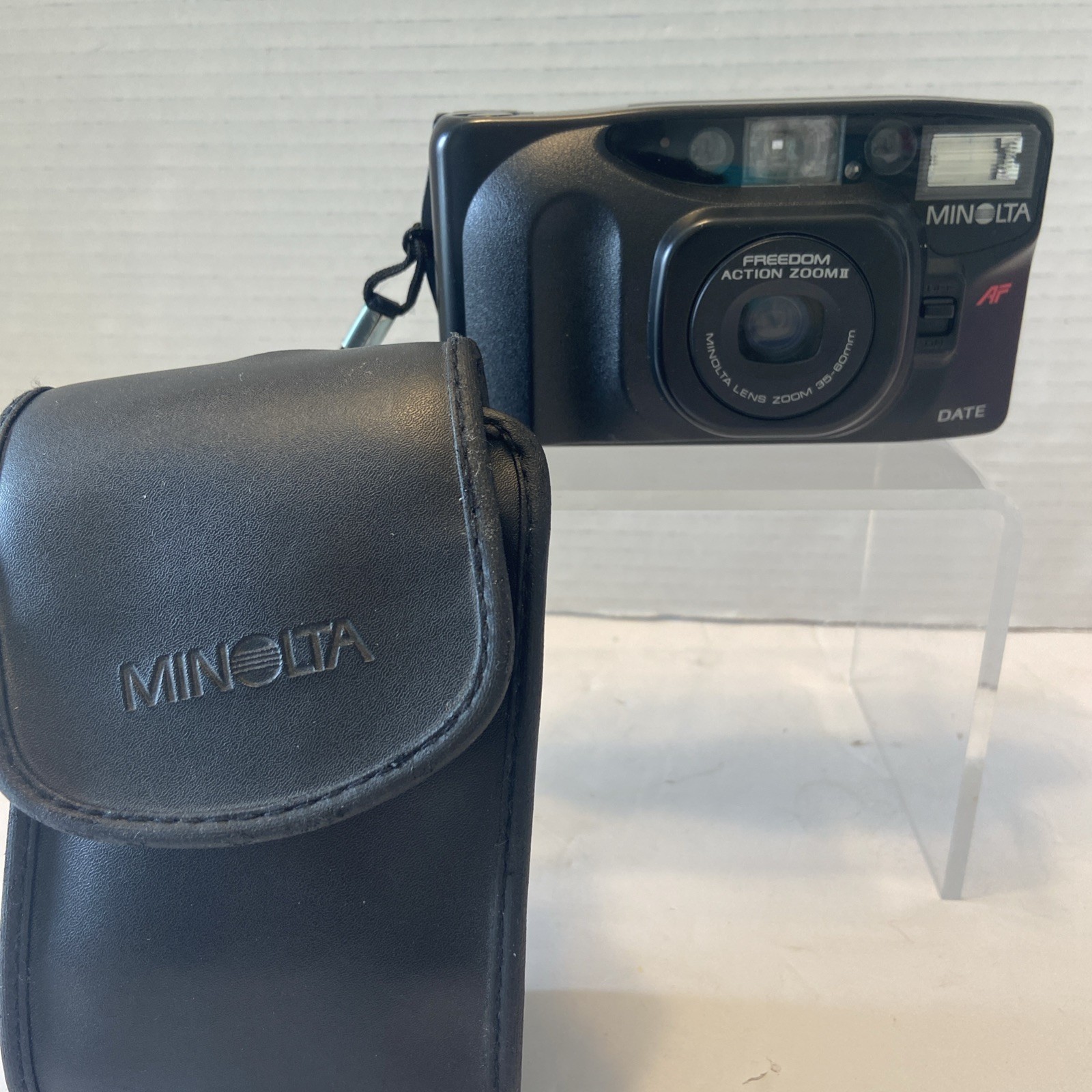 Minolta Freedom Action Zoom II AF 35mm Film Camera Point & Shoot w/Case - Tested