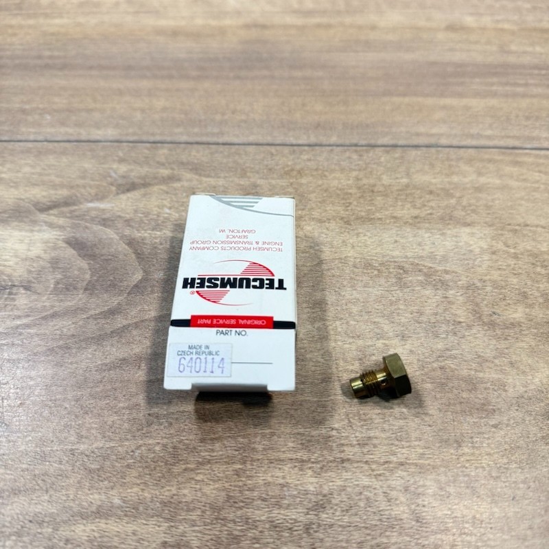 New TECUMSEH OEM NOS BOWL NUT / 640114