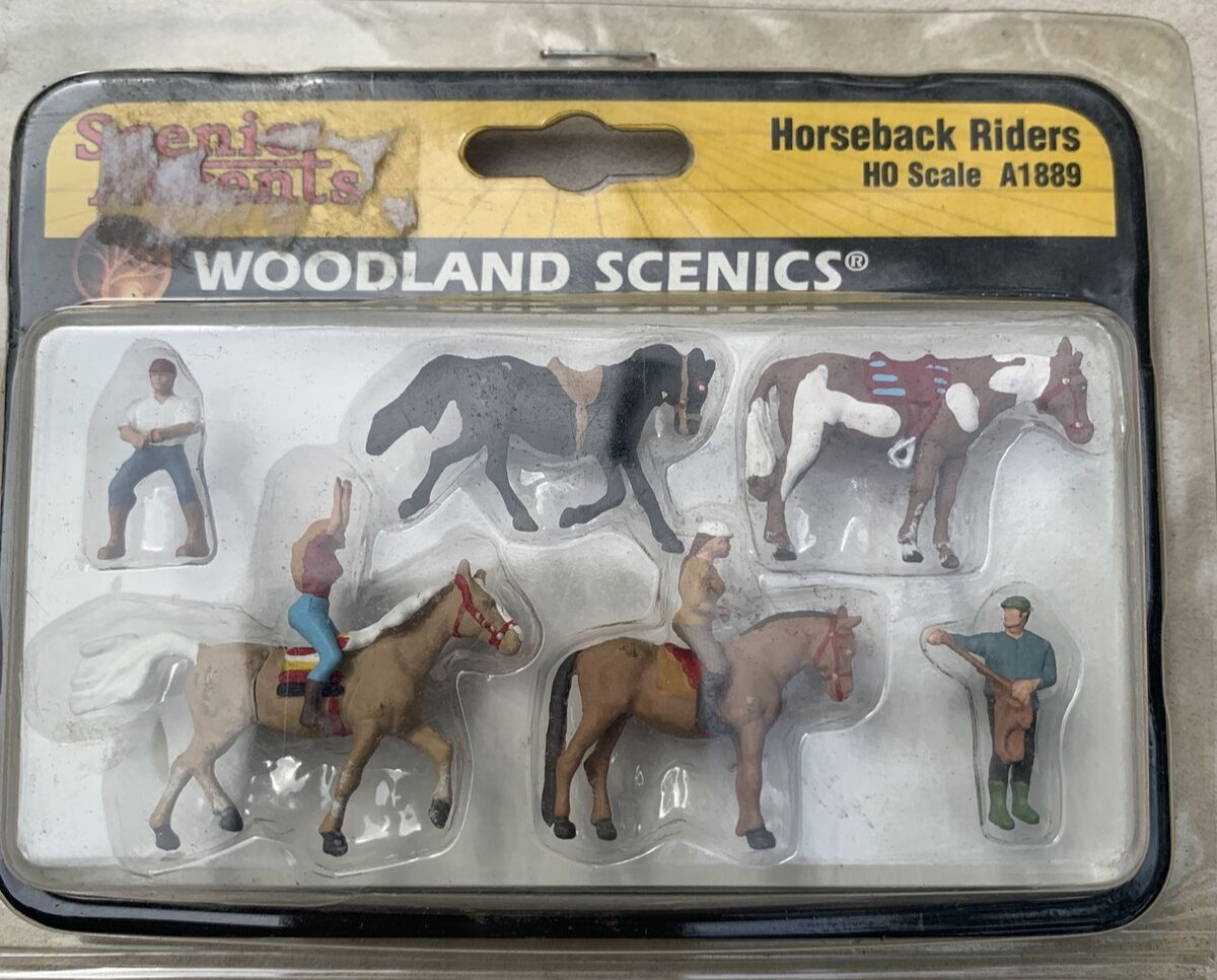 Woodland Scenics A1889 HO Train Figures Horseback Riders