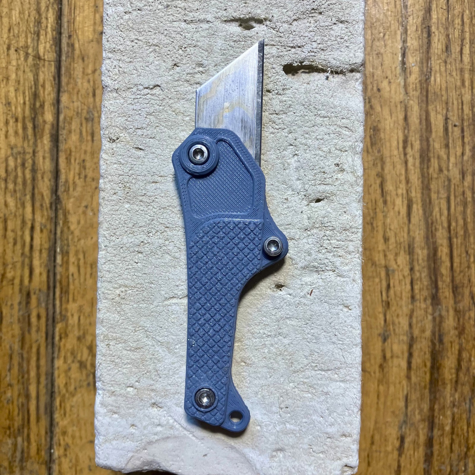 Compact Grip Tape Cutter Skateboard Utility Knife Replaceable Razor Blade Tool