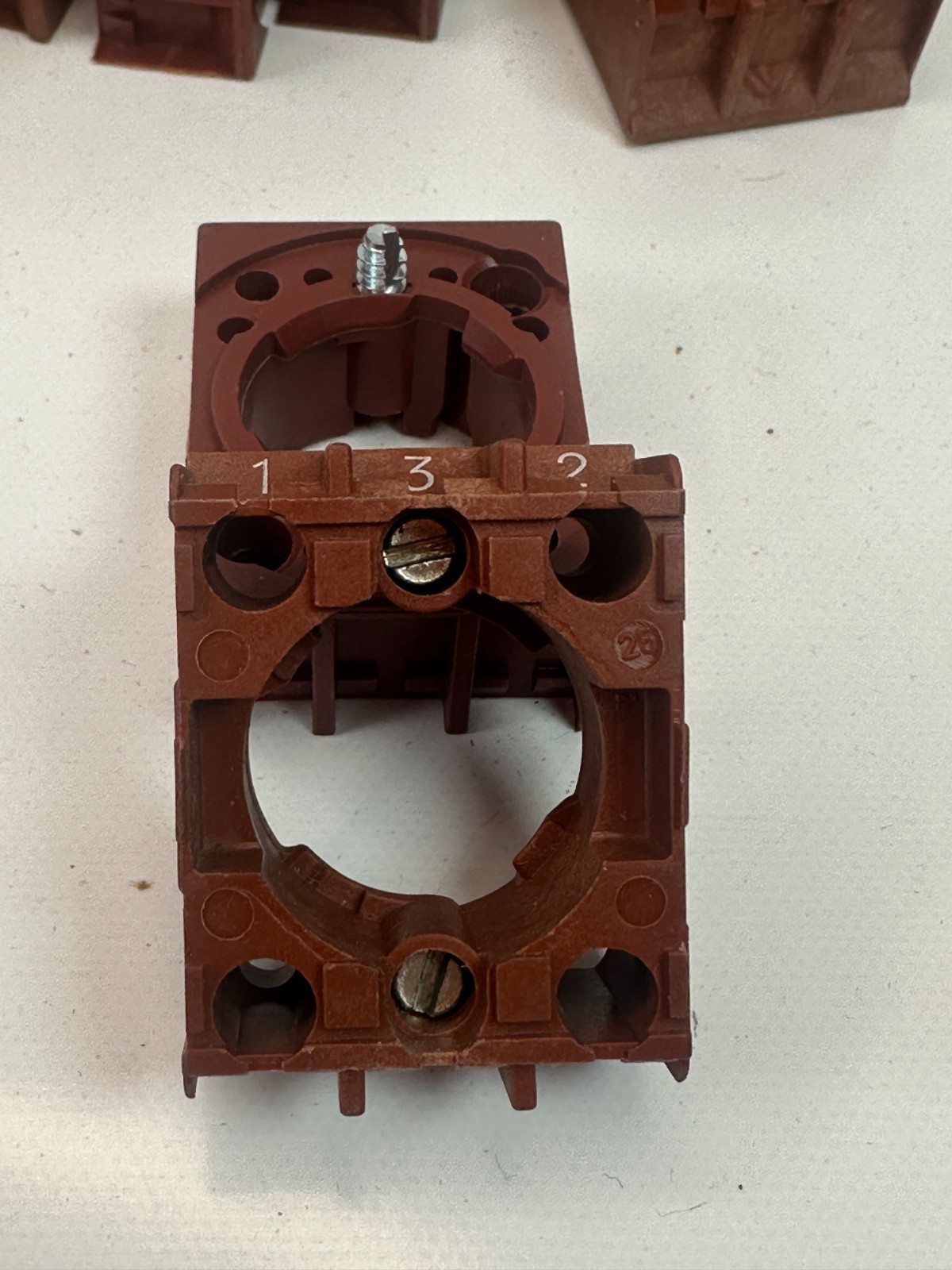Siemens 3SB1902-1AC  Holders for Contact Blocks  (Lot of 16 pcs)