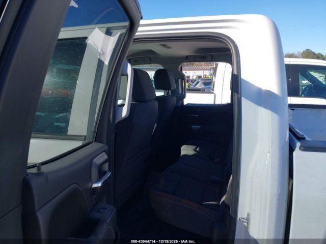 SILVRDO15 2017 Glove Box 4940497