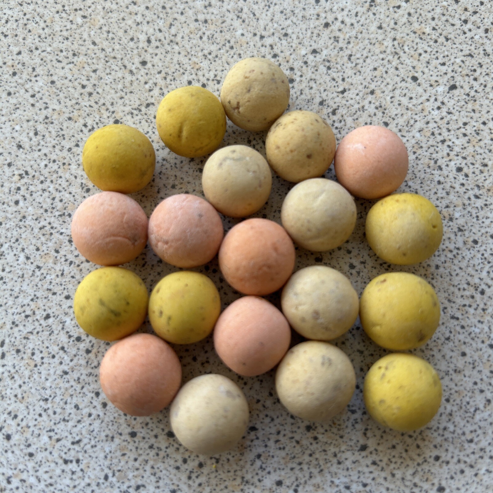 Peanut Mixed Colours 16mm Pop Ups.