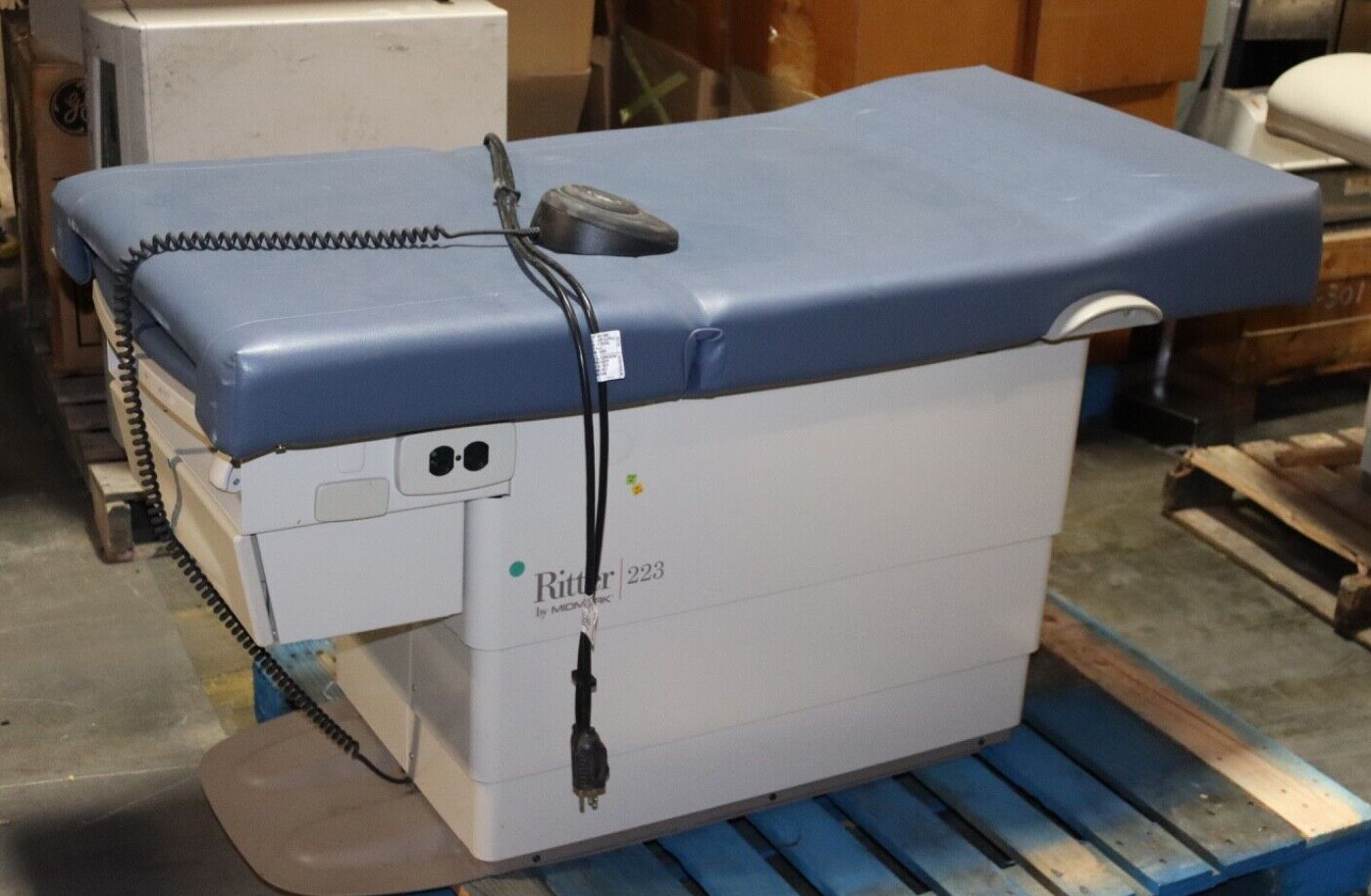 Ritter 223 power exam table