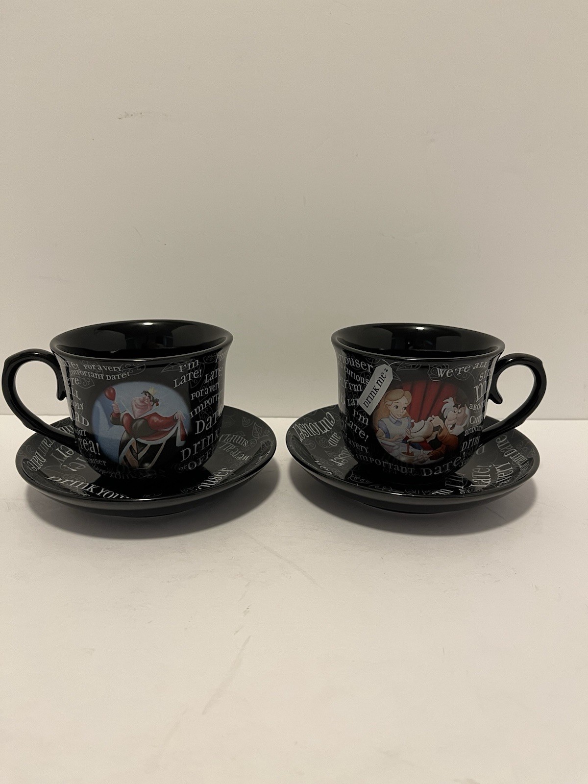 Disney Parks Alice In Wonderland  Set Of 2 Cups And Saucers Gift Mad About Tea
