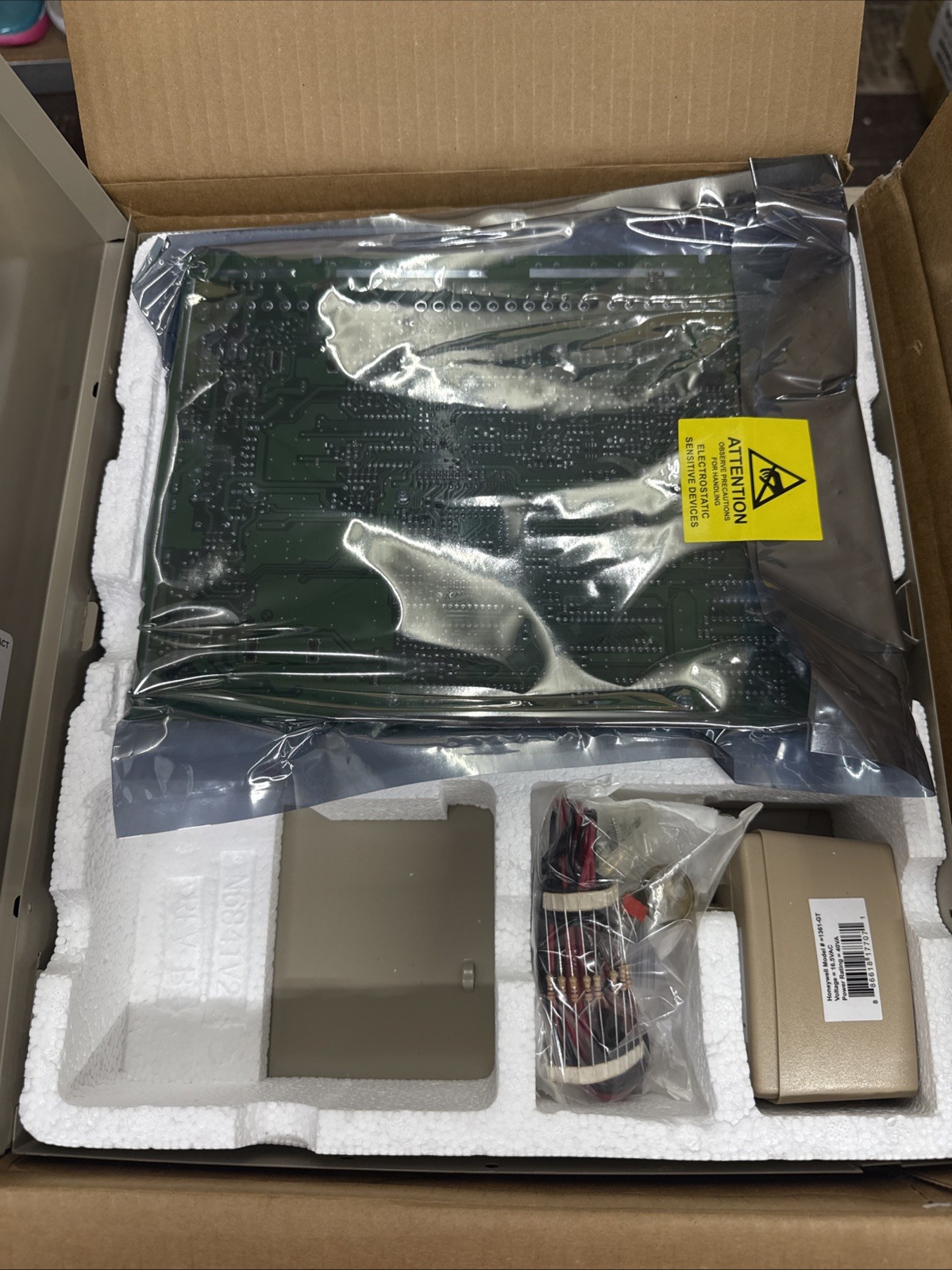 Honeywell VISTA-128BPT Vista Turbo Series Alarm Control Panel W/Enclosure NoBatt