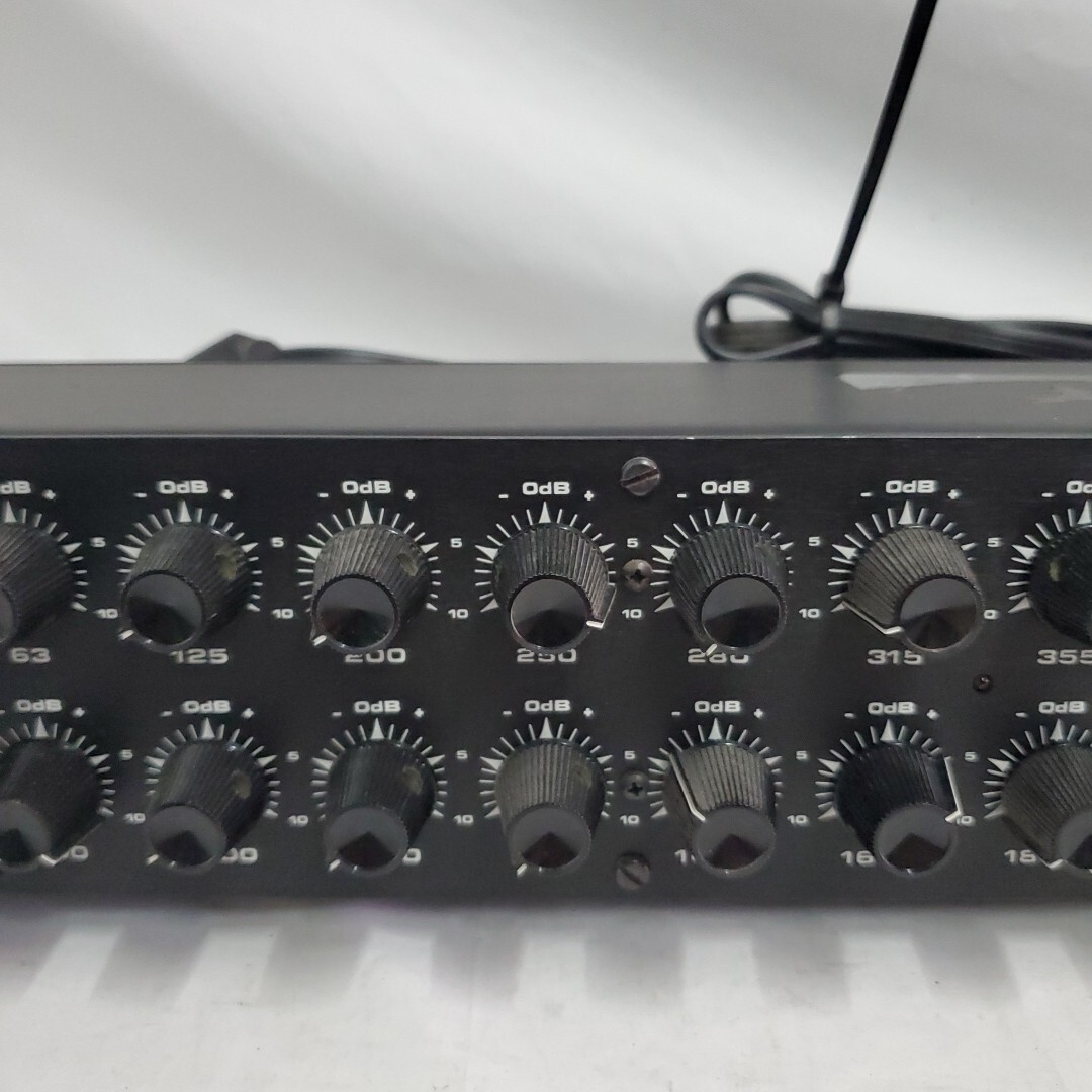 White Instruments Serie 4000 Model 4240 Rack Mount Graphic Equalizer