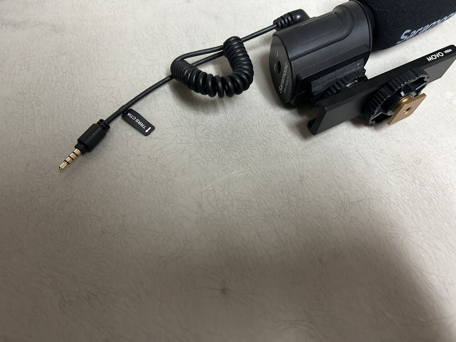 Saramonic MOVO VB04 Mini Microphone Headphone Jack Connection