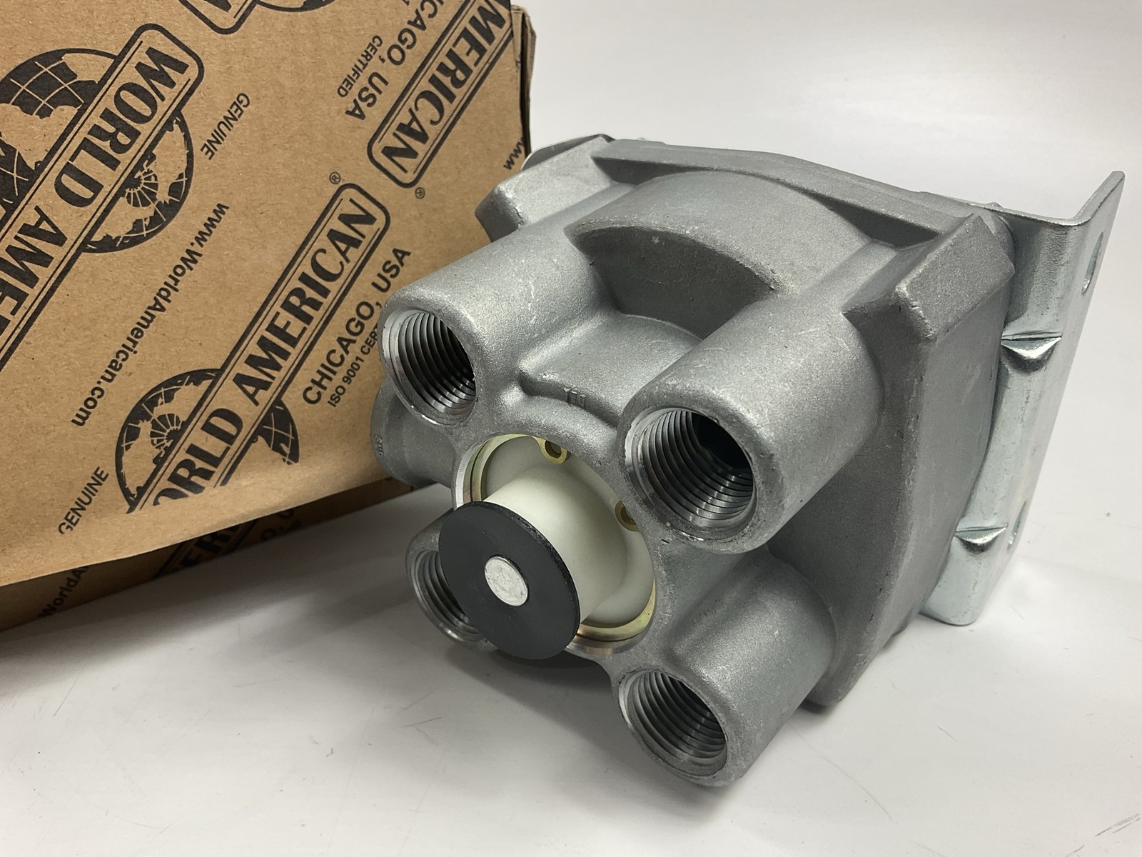 World American WA102626 Air Brake R12 Relay Valve - Replaces 102626, 102626N