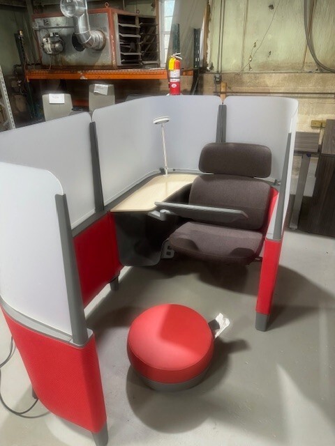 Steelcase Brody Privacy Work Lounge/ Work Desk w/ Chair & Foot Extension