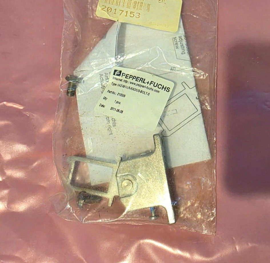 PEPPERL & FUCHS VAZ-IM1-LR-RADIUS-BOLT-S New Free Shipping