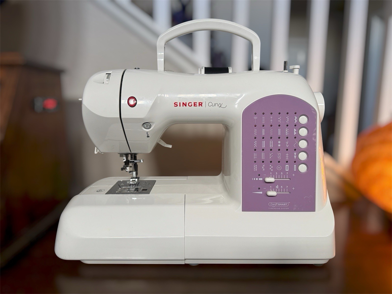 Singer Curvy Sewing Machine Model 8763 Excellent Condition
