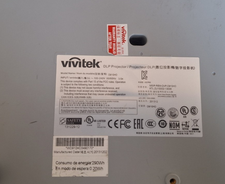 Vivitek D910HD DLP 3D Ready Projector No REMOTE