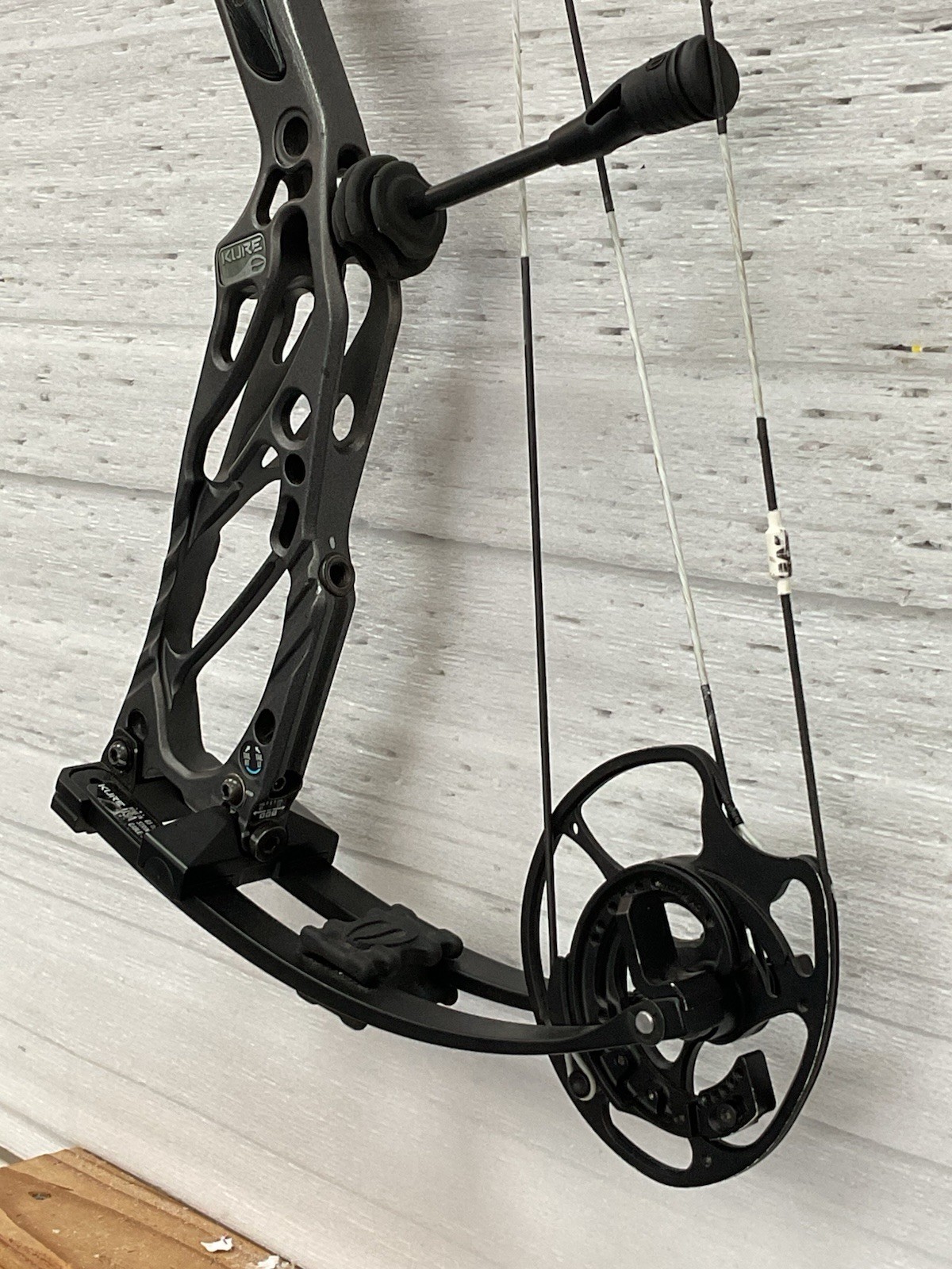 Elite Kure #65, RH In Graphite Gray