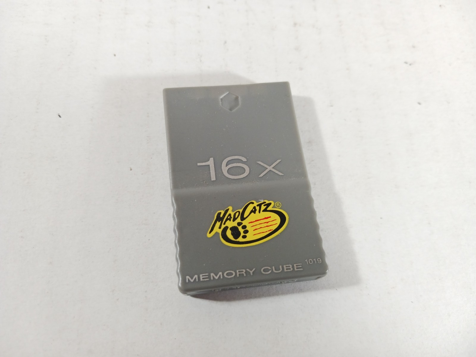 Nintendo GameCube Wii Mad Catz Memory Card 16x Gray Tested 1019 Block