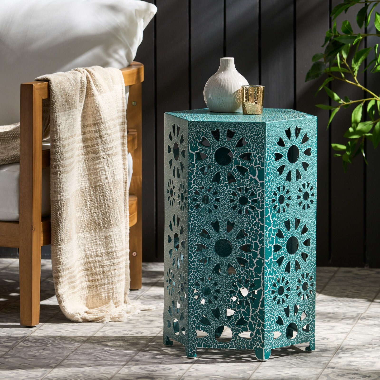Elliot Outdoor 14 Inch Sunburst Iron Side Table
