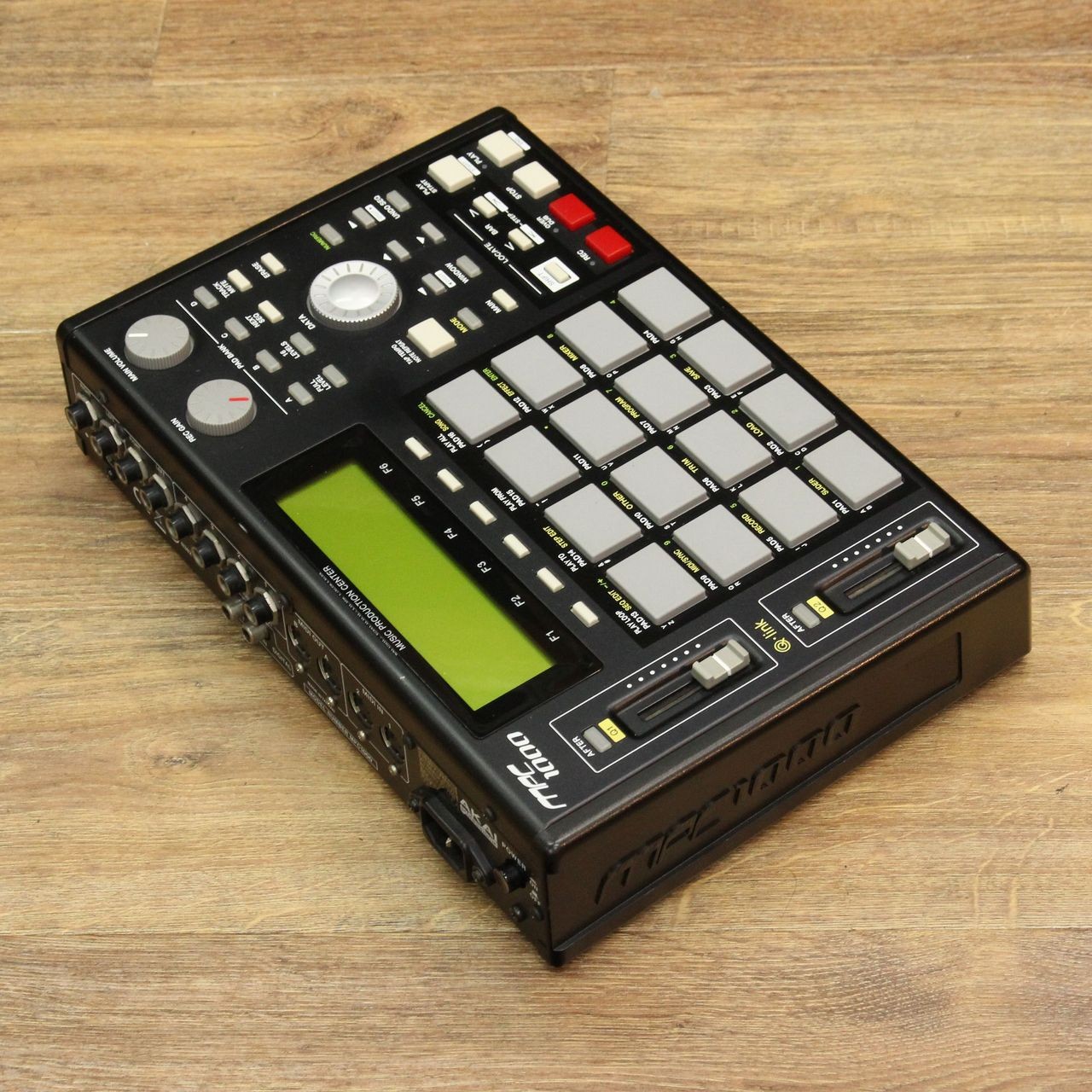 AKAI MPC1000 Black 128MB Sampler Sequencer Drum Machine w/ Manual & CF Tested