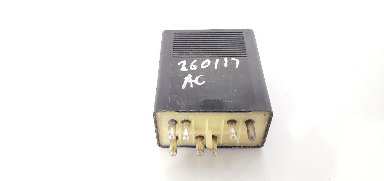 1991 Mercedes 420SEL OEM Chassis Control Module AC Compressor Relay 0025451805