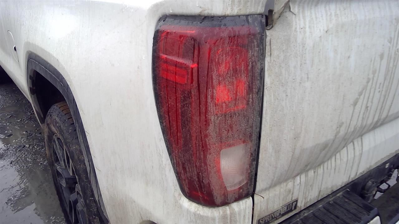 SIERRA150 2019 Glove Box 2074436