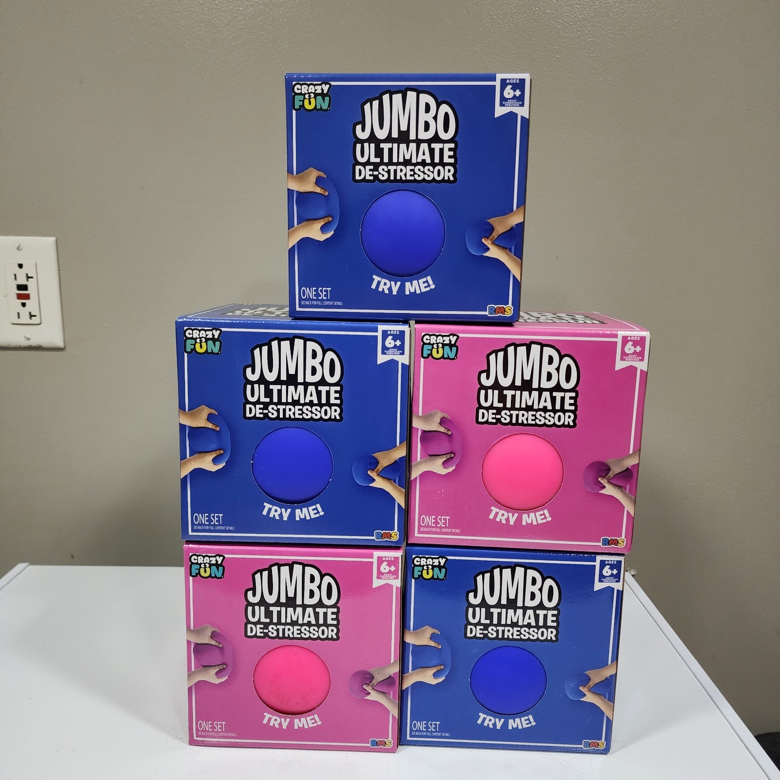 1x Crazy Fun Jumbo Ultimate De-Stressor Stretchable Squishable Squeeze Ball