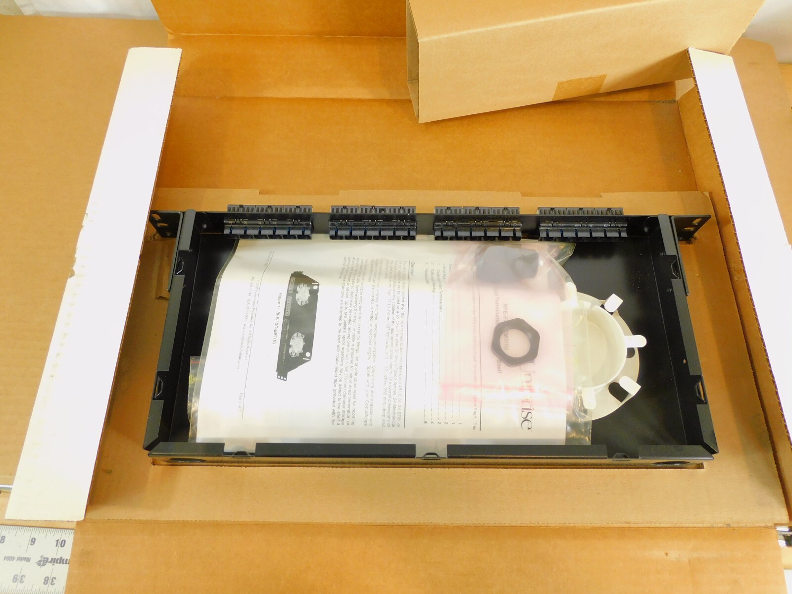 Splice Shelf RFE-FXG-024-MFA-SC06 Rack Mounted Sliding Termination 24 SC Adapter