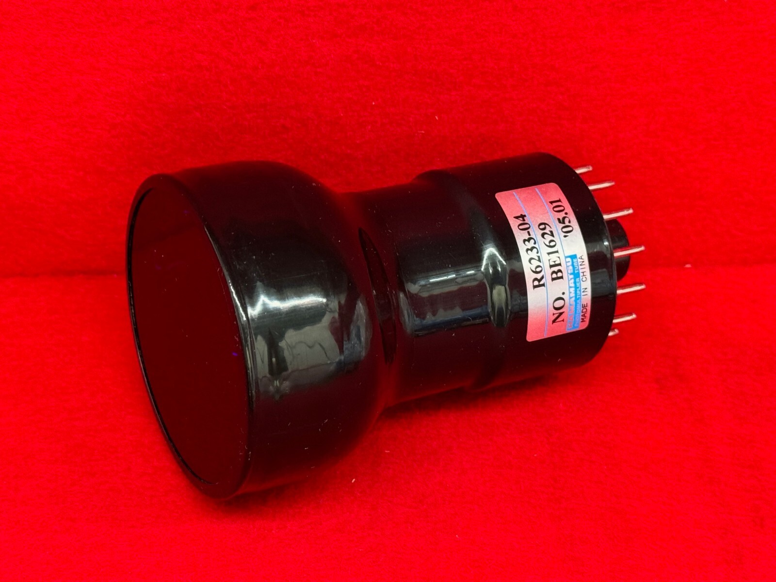 Hamamatsu R6233-04 PMT Photomultiplier Tube W/Corning Blue Filter and 14pin Base