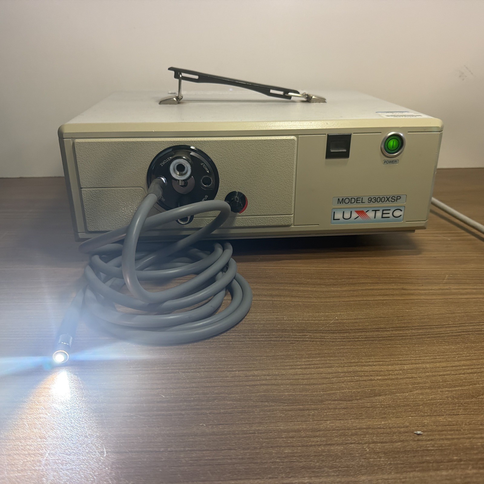 Luxtec 9300XSP 300W Xenon Surgical Light Source Tested Working