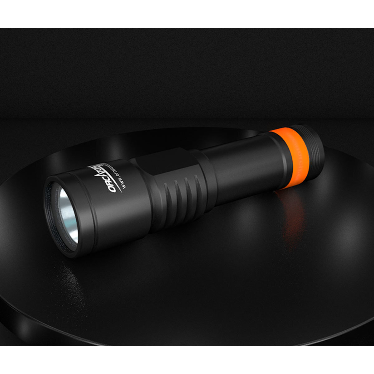 Orcatorch D700 1700 Lumens Dive Light with 2 batteries