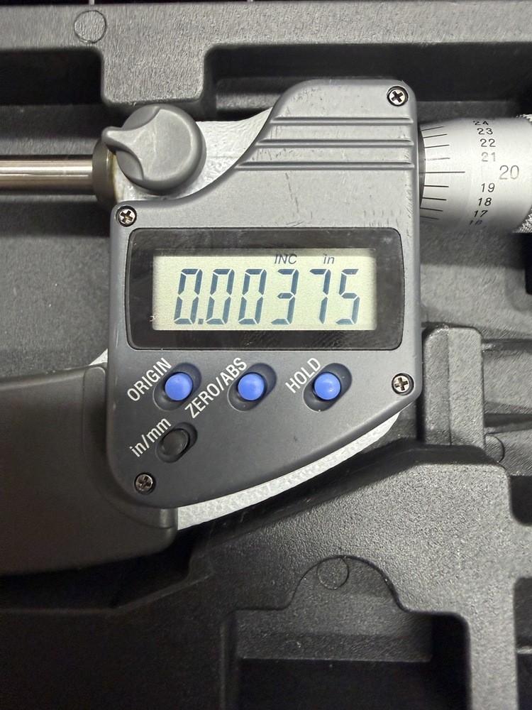 MITUTOYO 1-2” DIGITAL MICROMETER 293-331-30, IP65, .00005”