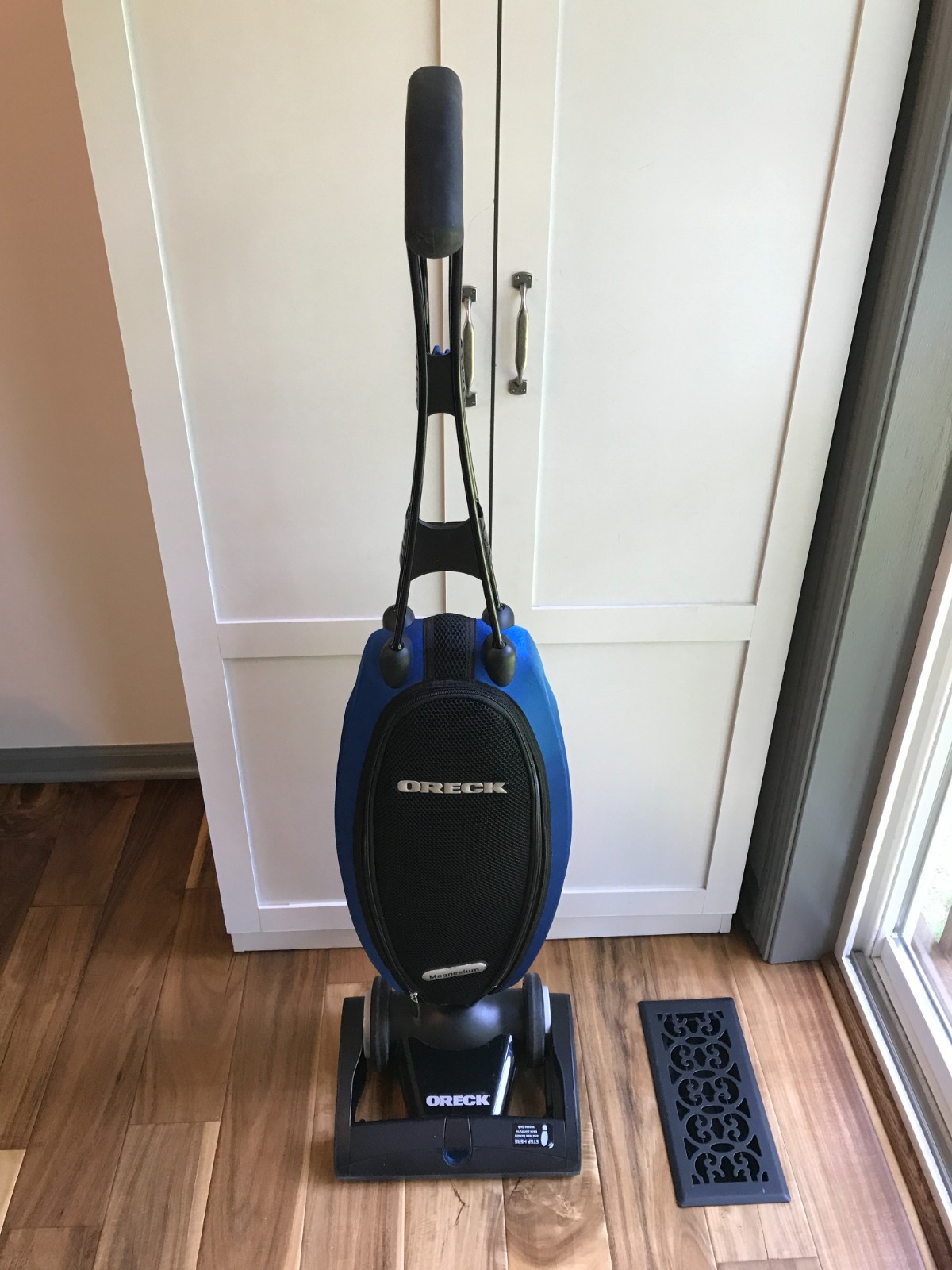 Oreck Magnesium LW100 Upright Vacuum Cleaner