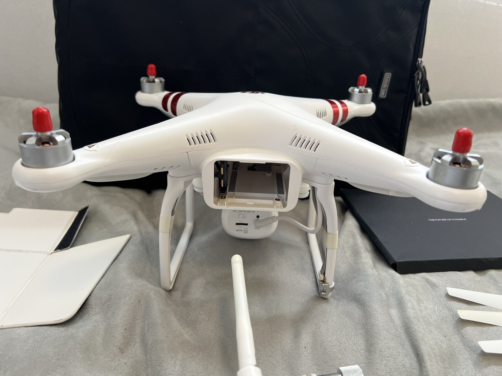 DJI Phantom 2 Vision PV330 1080p Camera Drone Transmitter EUC + Extra No Battery