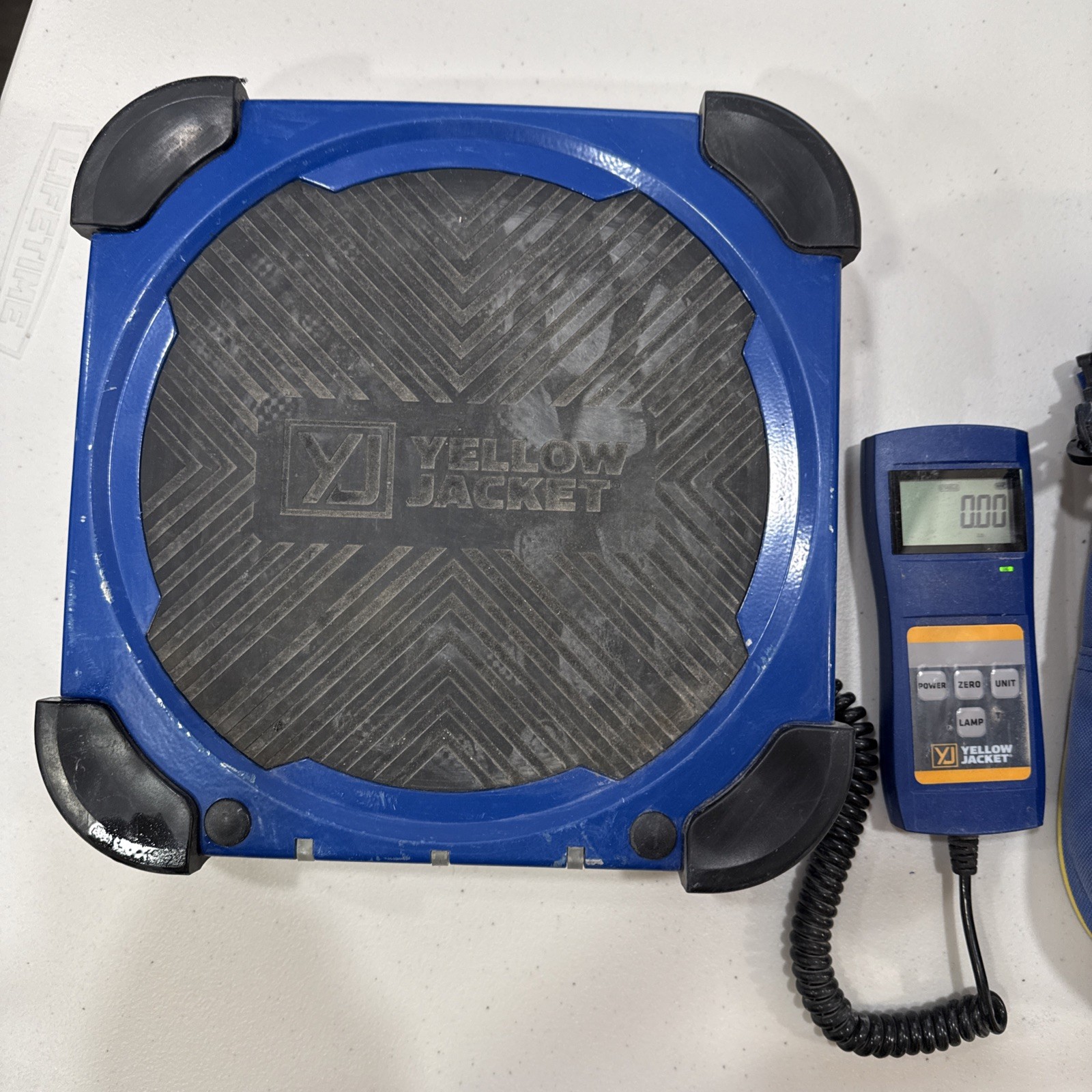 USED Yellow Jacket 68862 Refrigerant Charging Scale 220 Lb with Case