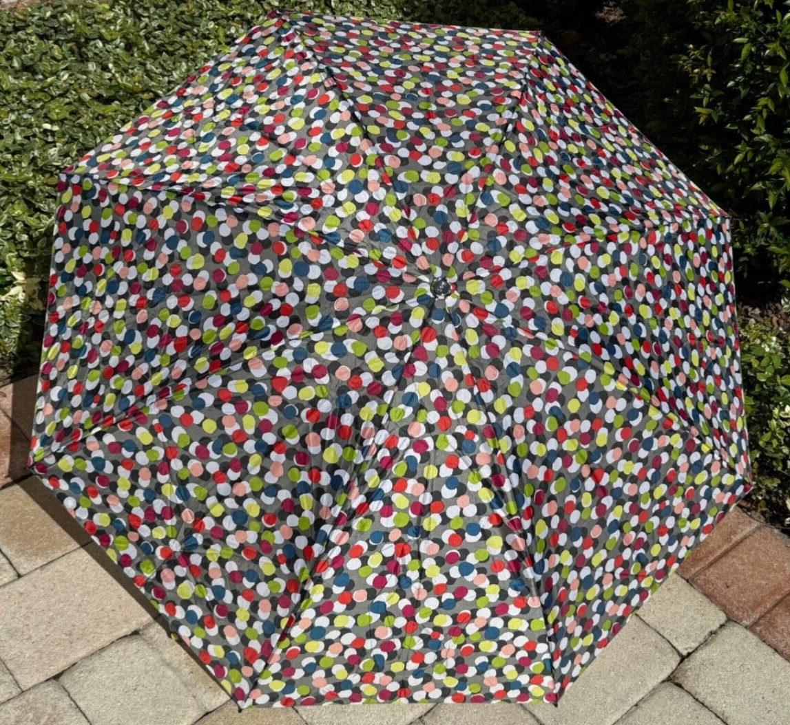 TOTES  WOMEN'S UMBRELLA GRAY DOTS NEVER WET 47 INCH COVERAGE NWT