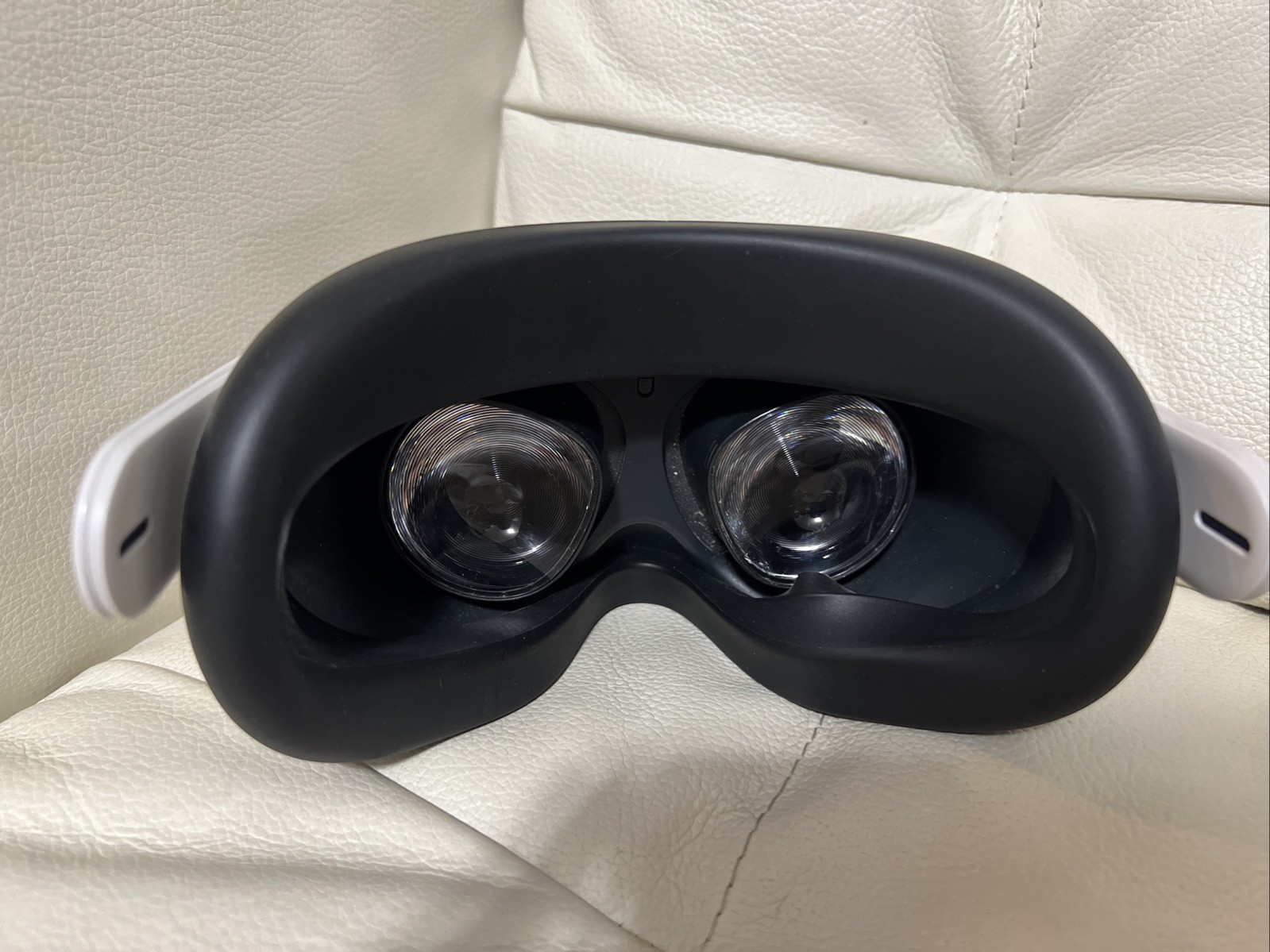 Oculus Meta Quest 2 256GB VR Headset - White ONLY No Controllers *Read Desc*