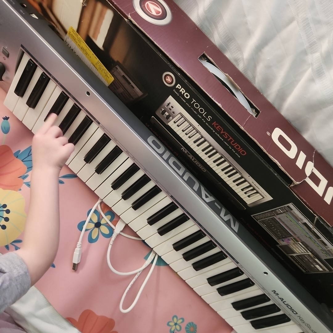 M-Audio KeyStudio 49 Keyboard In Original Box USB Beat Making Piano PC / Mac