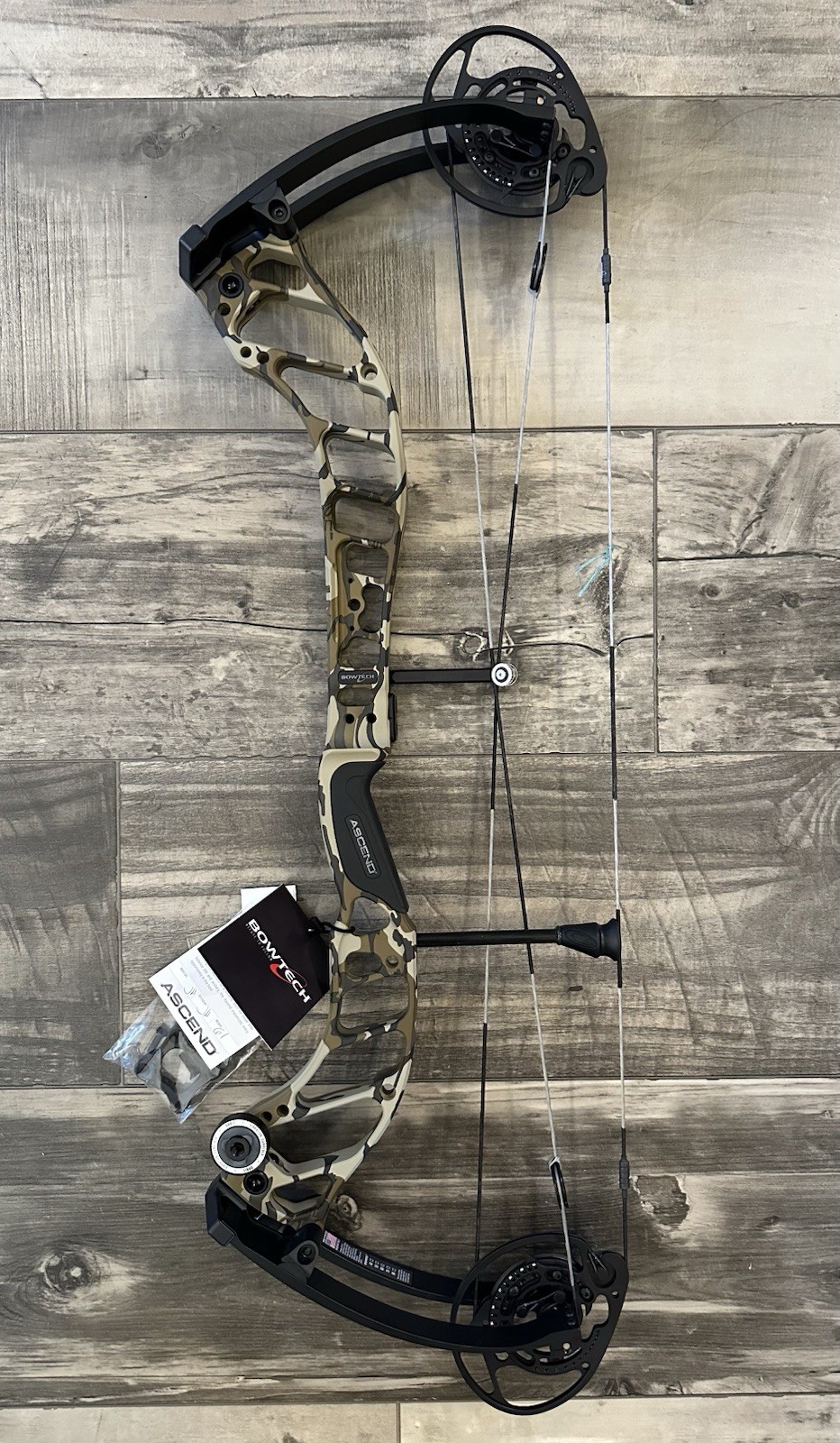 Bowtech Ascend, Mossy Oak Bottomland, Right Hand