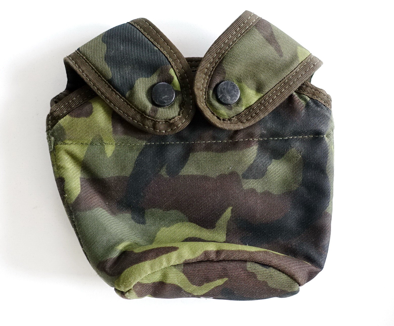 CZECH ARMY original Vz95 camo canteen cover used