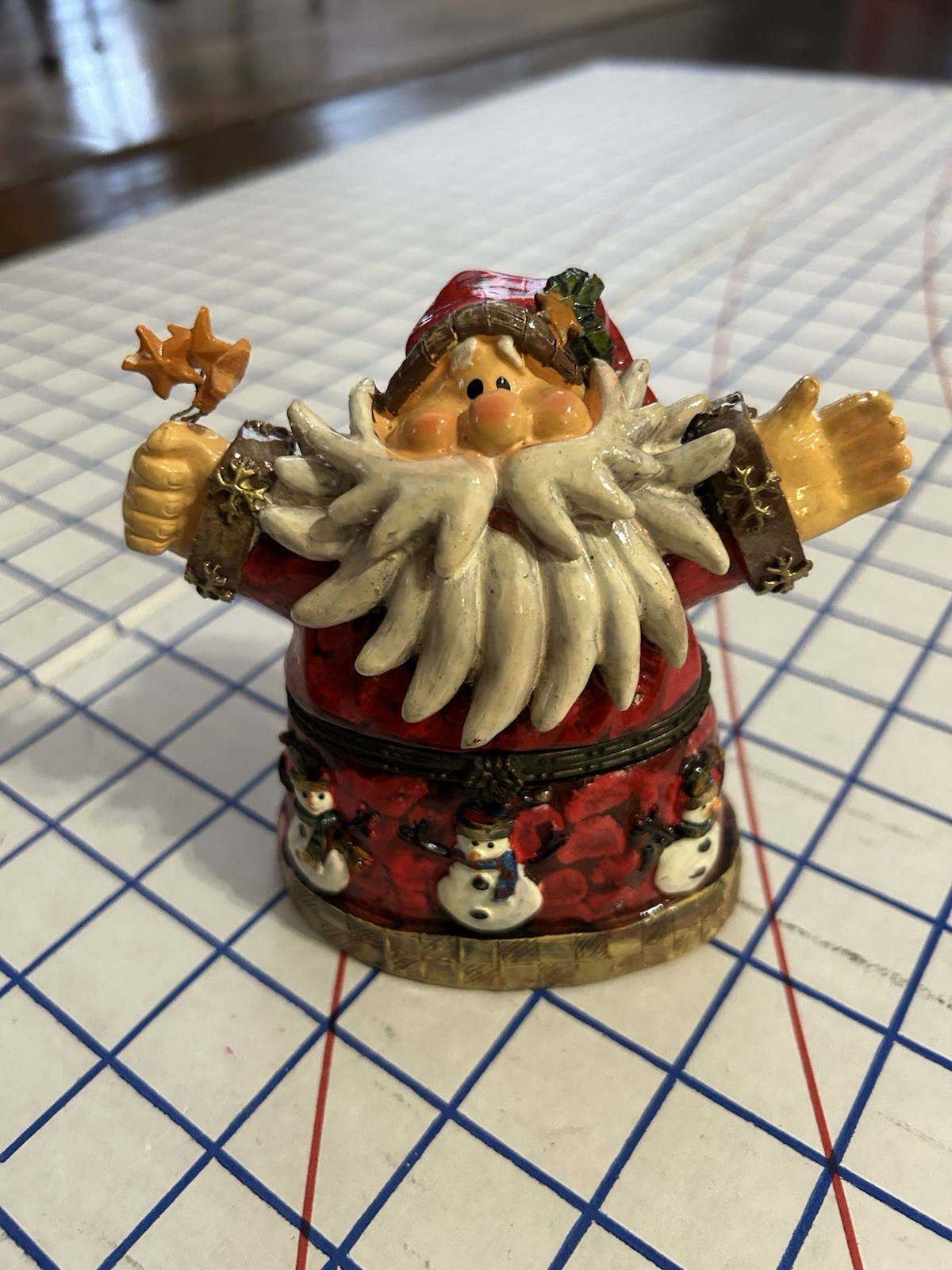 Rustic Resin Santa Holding Stars  Trinket Box EUC