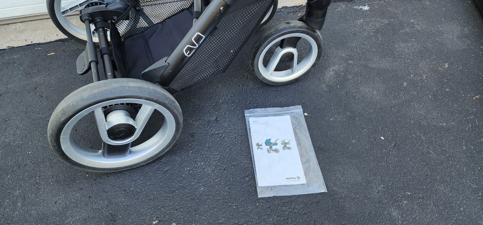 Mutsy Evo Black Stroller Original *Frame +wheels Only* and manual Foldable