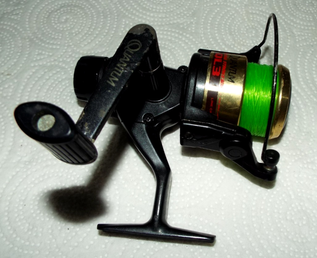 7 VINTAGE FISHING REELS WITH SOME EXTRA SPOOLS GARCIA, QUANTAM ETC.... READ!!!