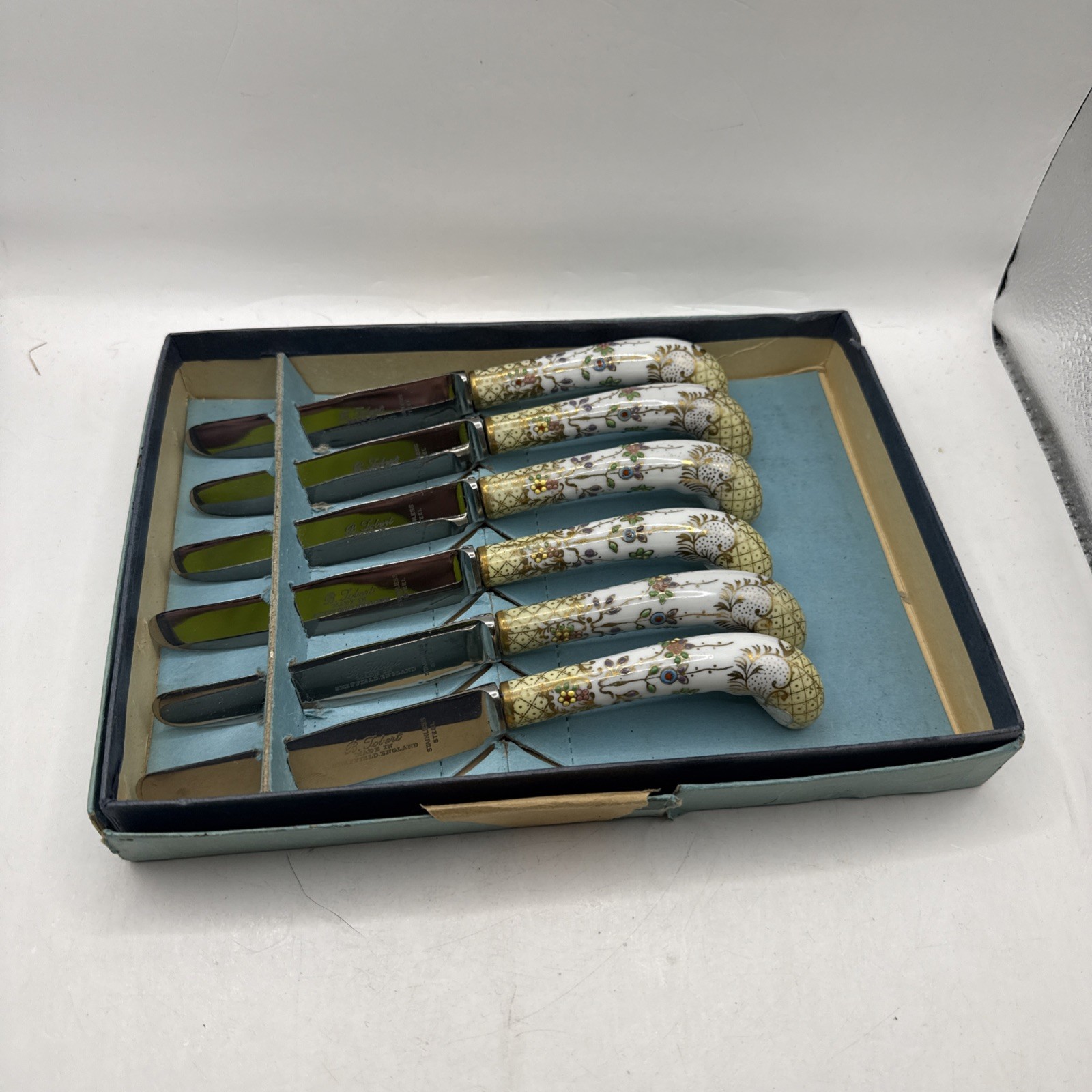 B Tobert Sheffield England Yellow Porcelain Handle Butter Knives Lot of 6