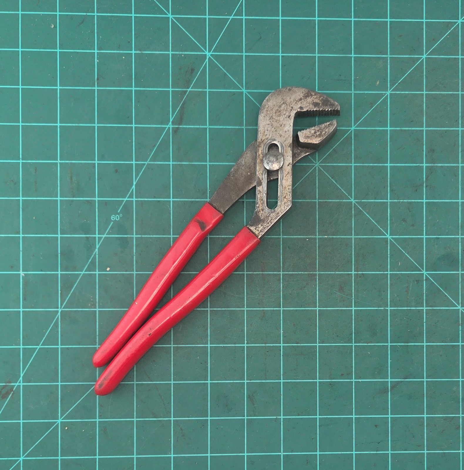 Mac Tools Groove Joint Water pump Pliers P301814
