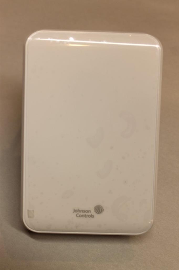 Johnson Controls NSB8BTC040-0 CO2 Temperature Sensor No Display White NEW ^