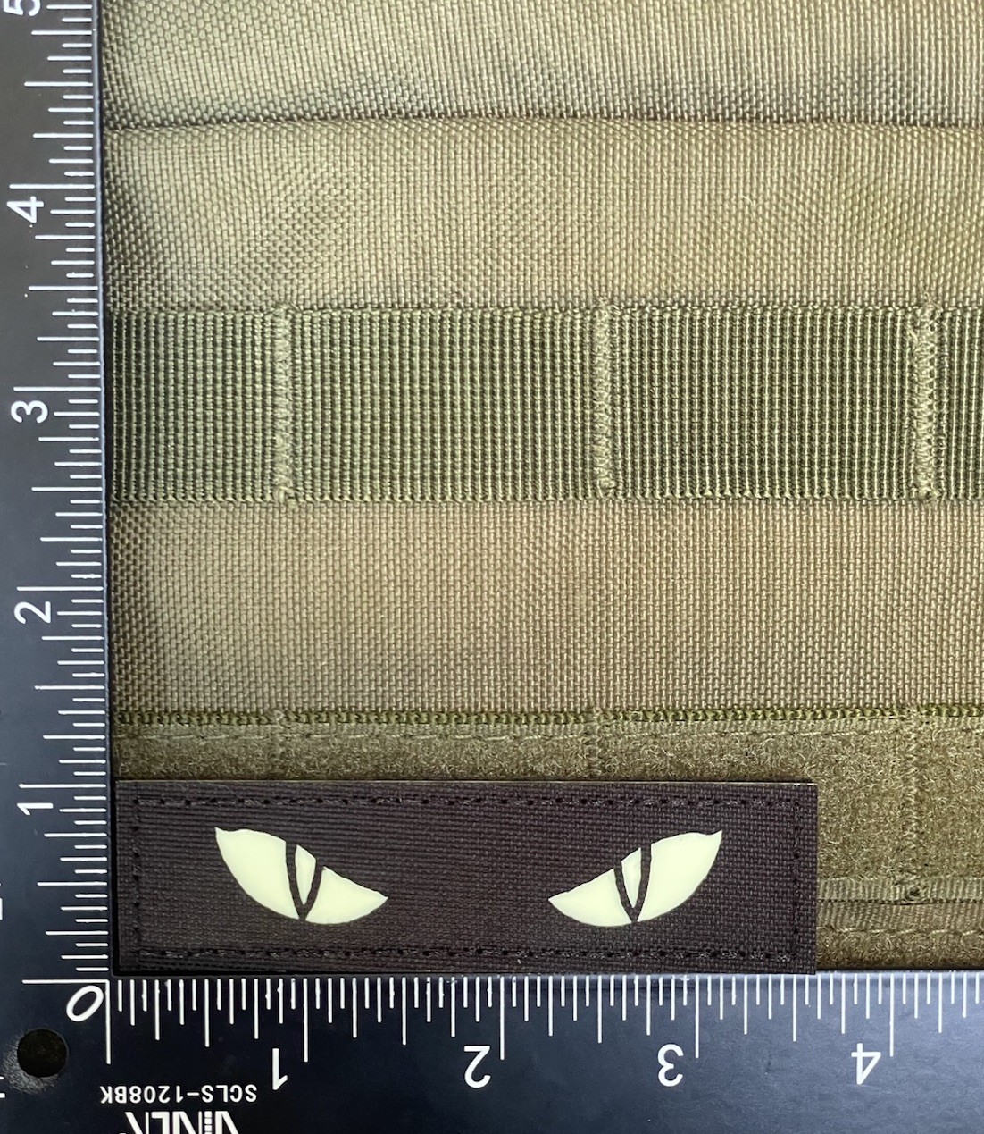 Reptile Cat IR Glow Eyes morale Tactical infrared patch Hook Loop Black