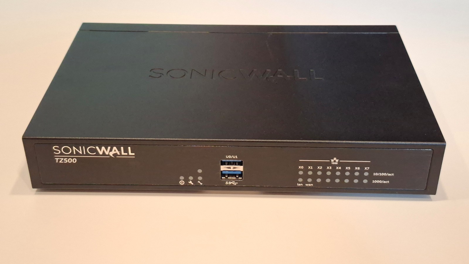 SonicWall TZ500 Firewall with AC adapter Mint